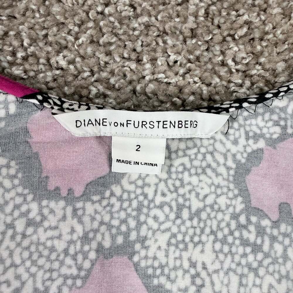 Diane von Furstenberg DVF Soft Stretch Wrap Dress Pink Abstract Print Luxury 2 - Picture 4 of 11